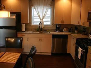 Roscoe Village 3* Chicago
