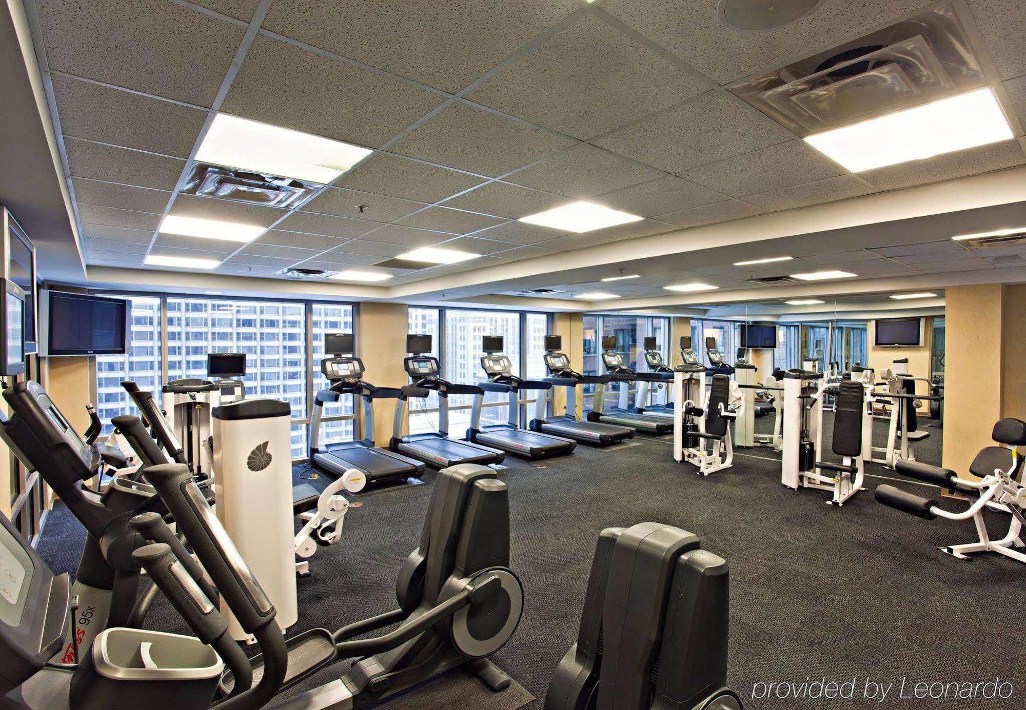 Courtyard Downtown/magnificent Mile Hotel 4*