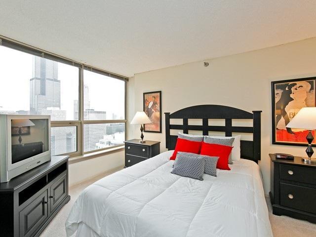 Corporate Suites Network - 555 W. Madison Aparthotel 3*