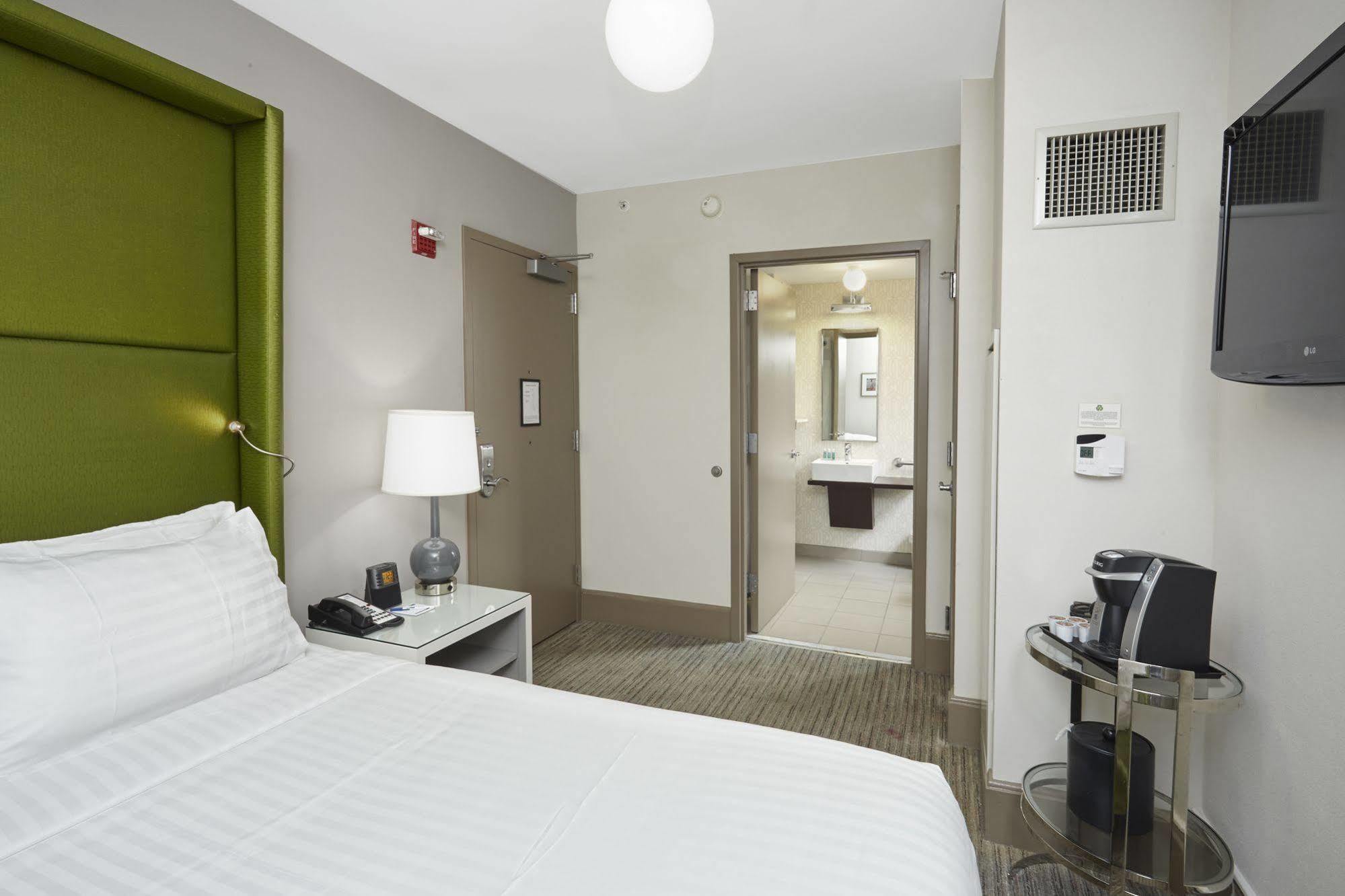 Hotel Holiday Express - Magnificent Mile By Ihg