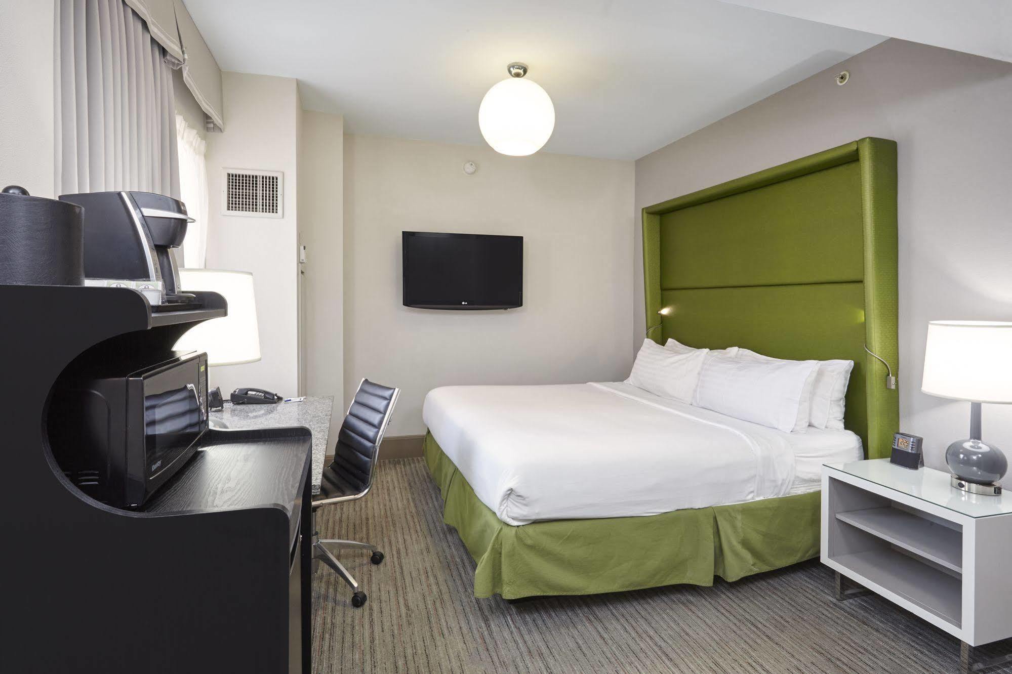 Holiday Express - Magnificent Mile By Ihg Hotel