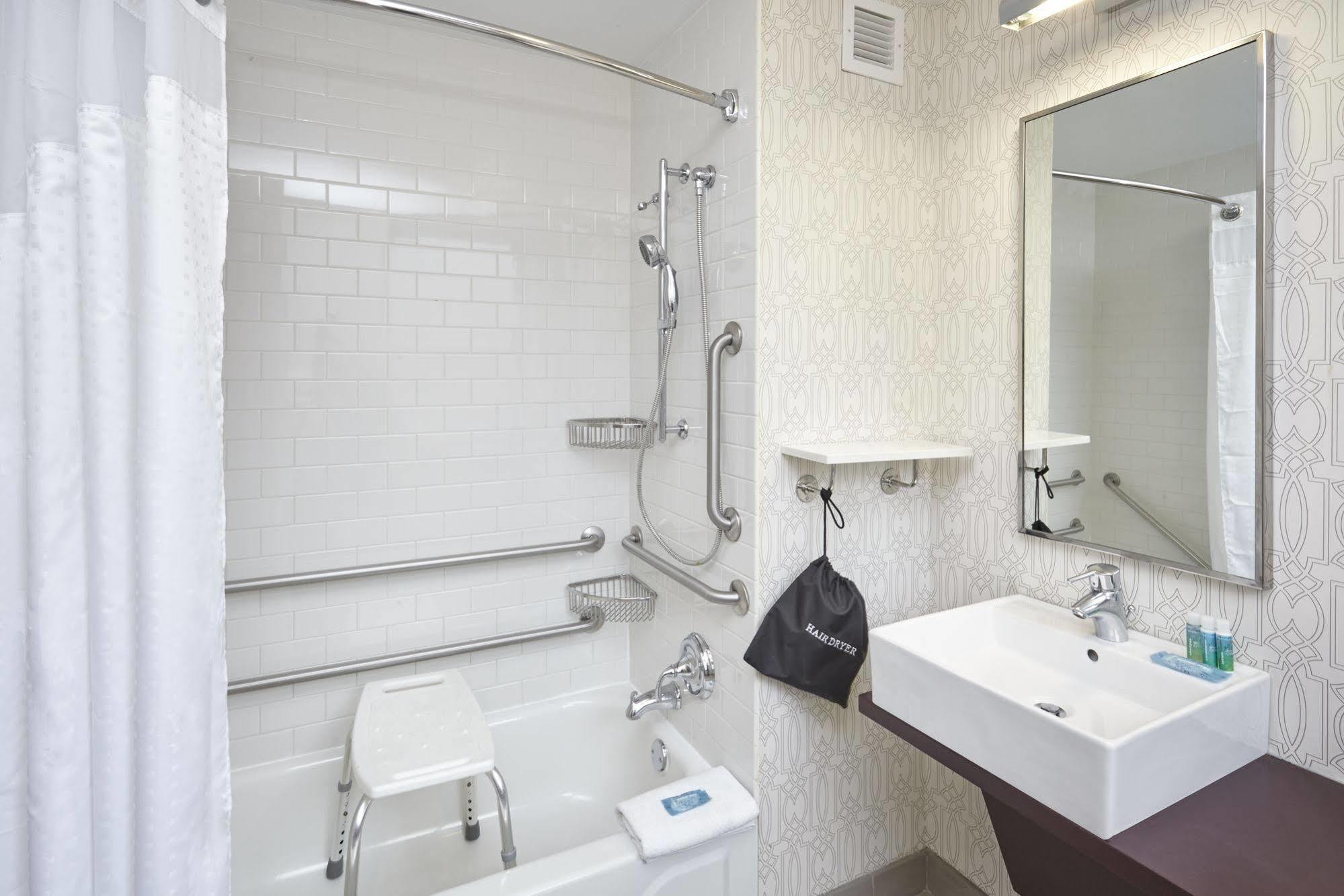 Holiday Express - Magnificent Mile By Ihg Hotel Chicago