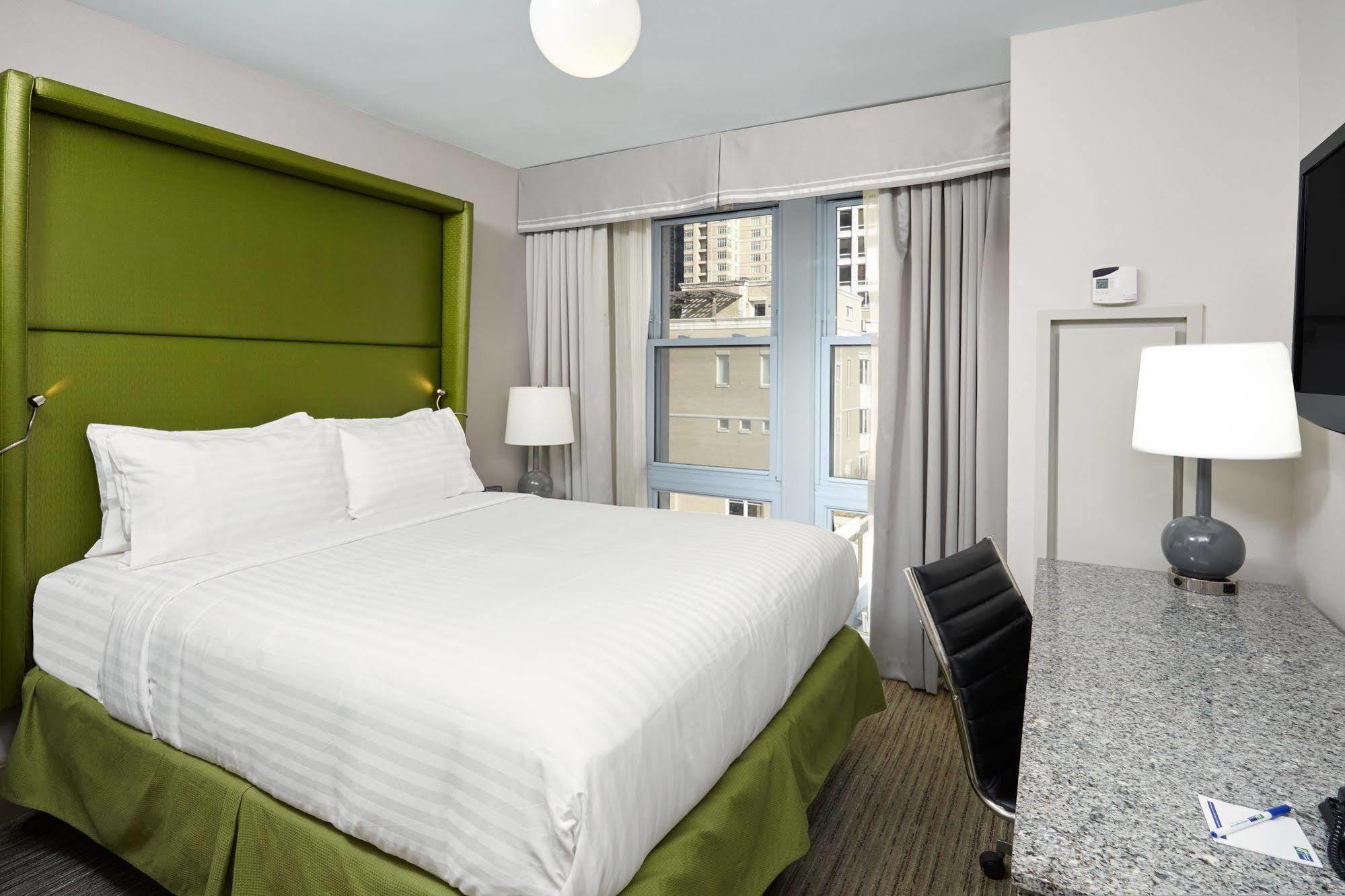 Holiday Express - Magnificent Mile By Ihg Chicago