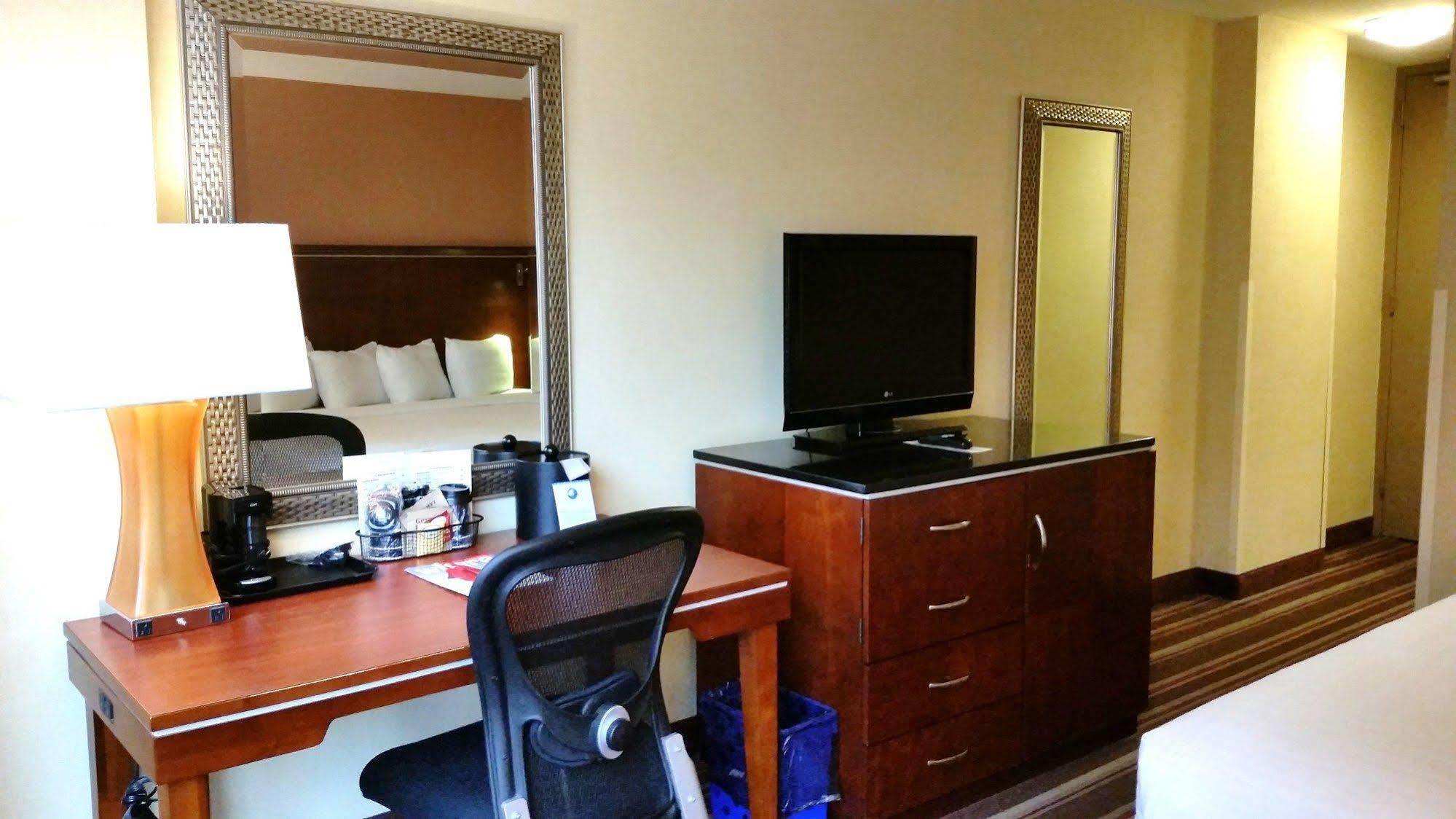 Le Meridien Essex Hotel