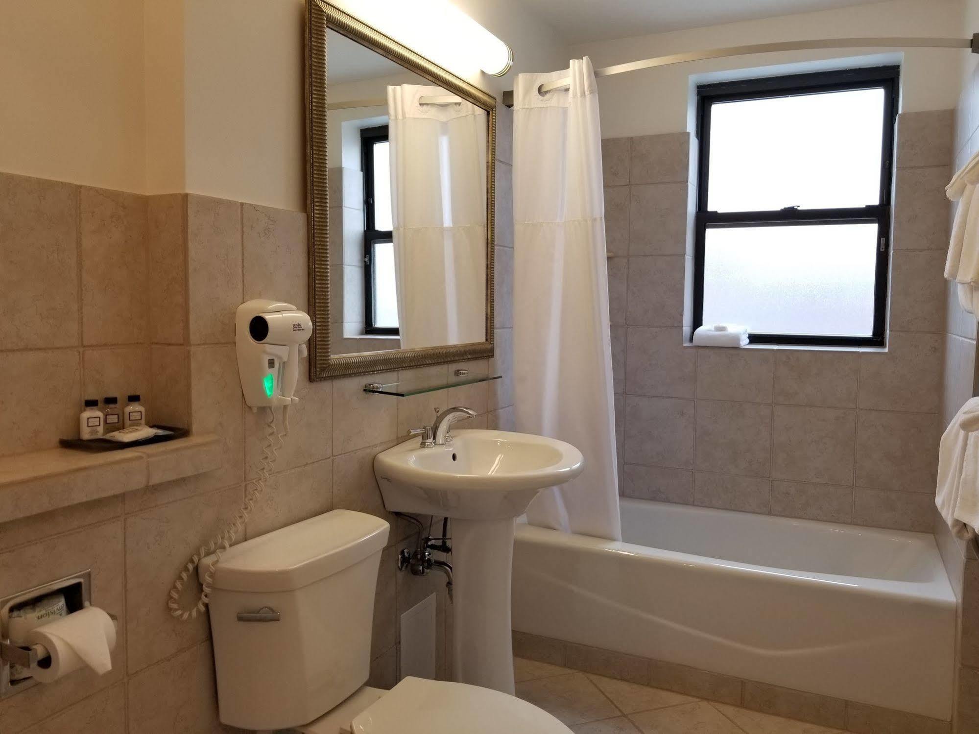 Hotel Versey Lincoln Park