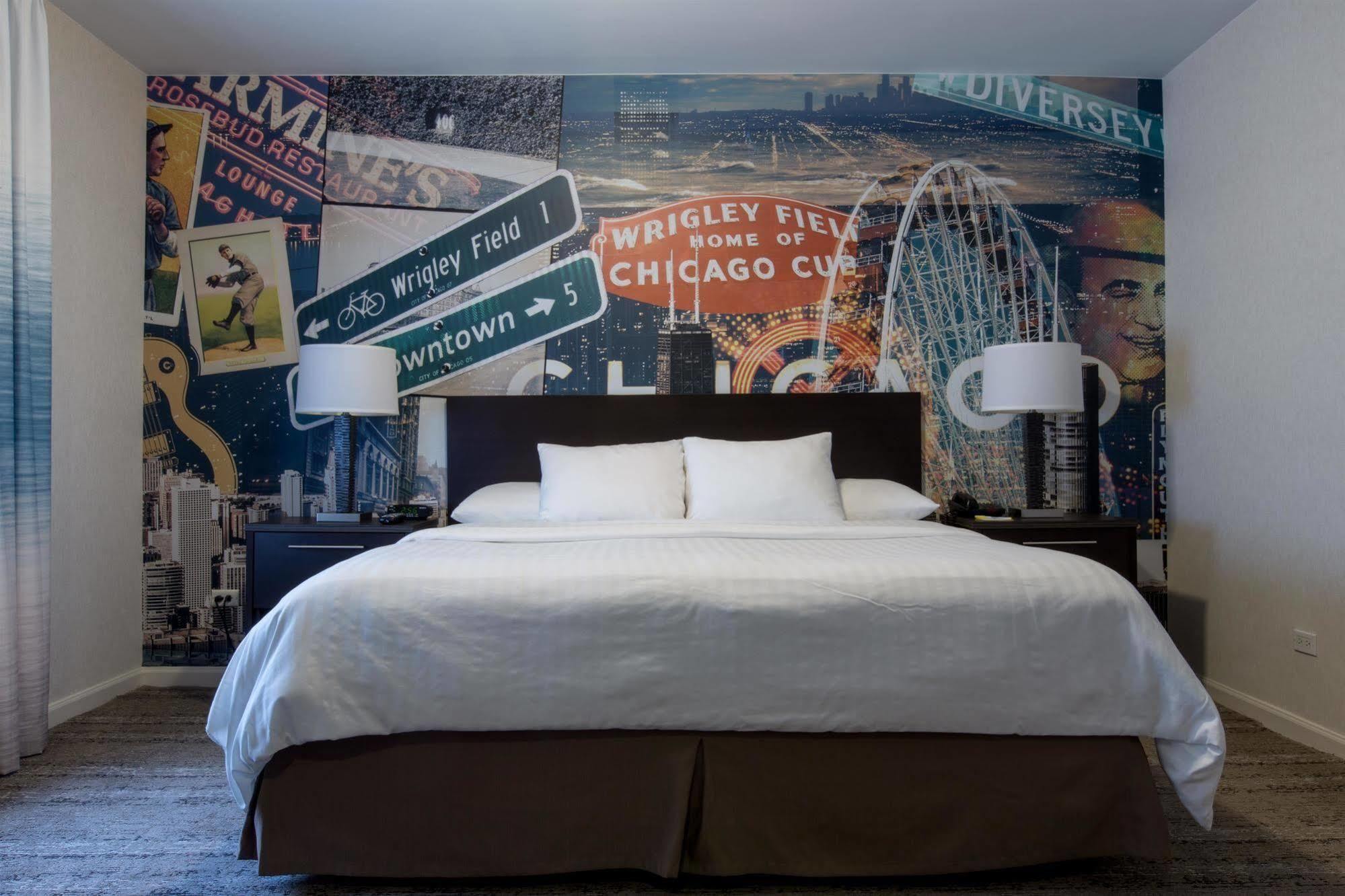 Versey Lincoln Park Hotel