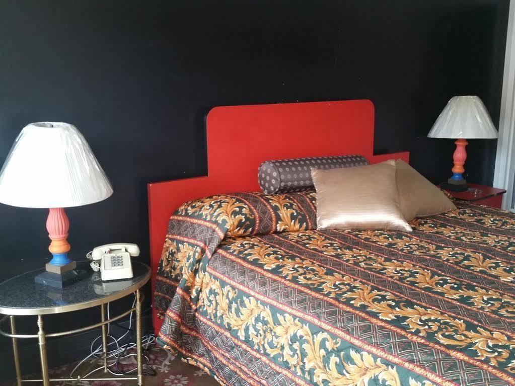 Miami & Motel Oak Lawn