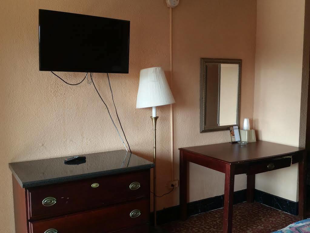 Miami & Motel Oak Lawn