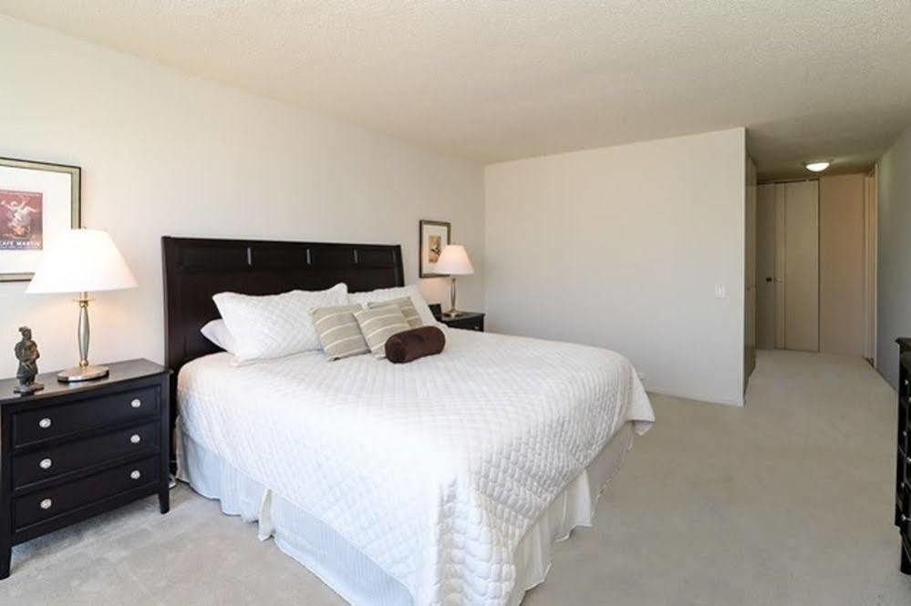 Corporate Suites Network At Columbus Plaza 2* Chicago