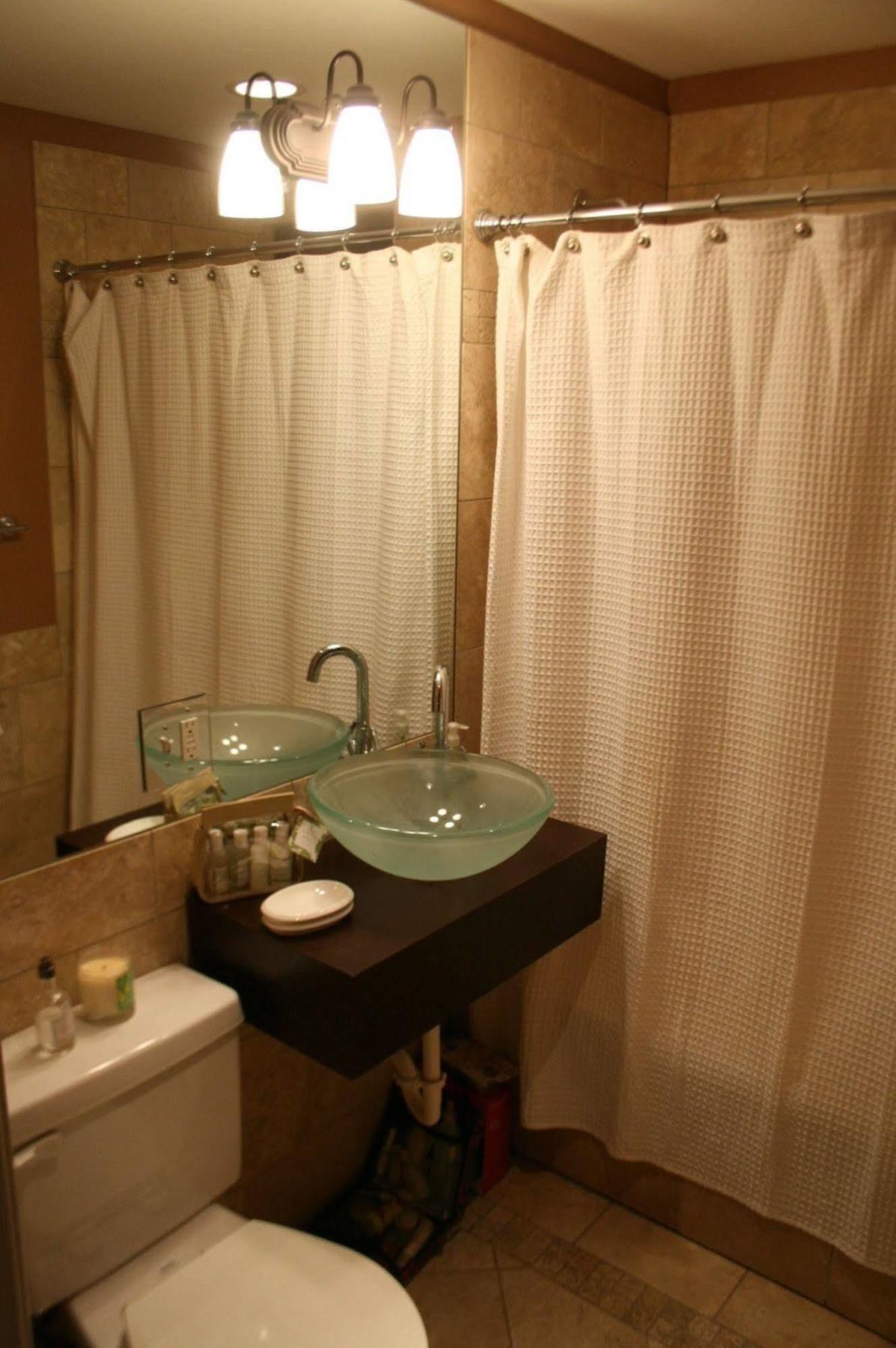Roscoe Village Hotel 3*
