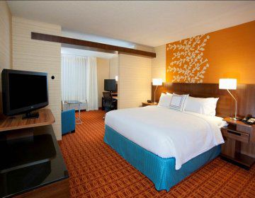 Fairfield And Downtown-river North Hotel