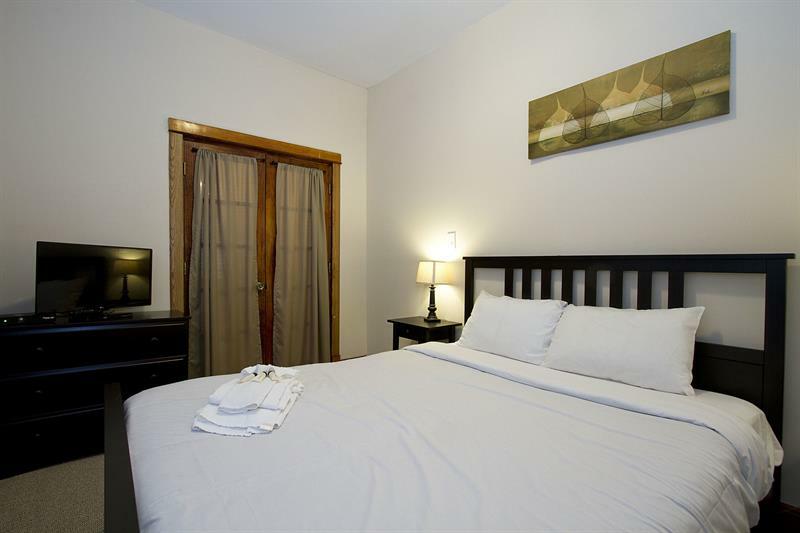 Apartment Architectural 3br In Edgewater By Sonder *