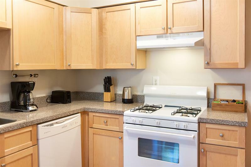 Airy 2br In Lincoln Park By Sonder * Chicago
