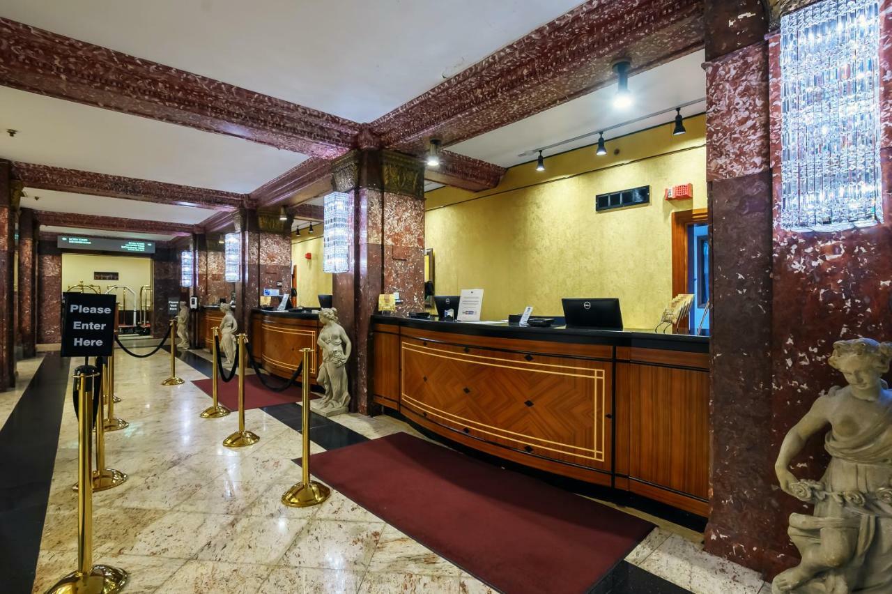 Congress Plaza 3* Chicago