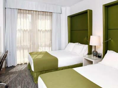 Hotel Holiday Express - Magnificent Mile By Ihg