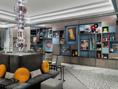 Versey Lincoln Park Hotel