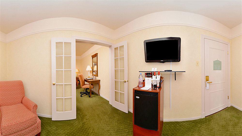 The Willows Hotel