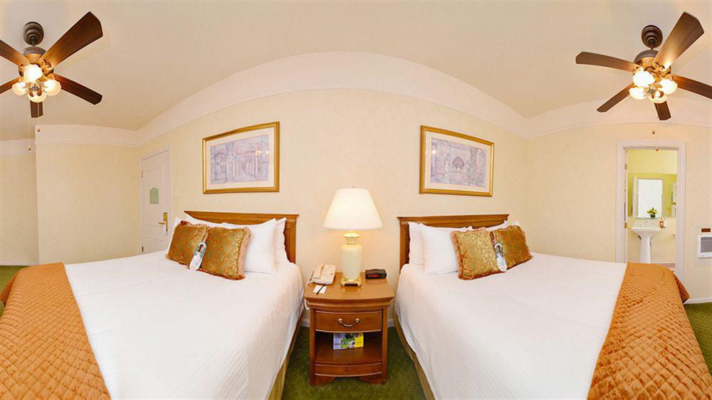 The Willows 3* Chicago