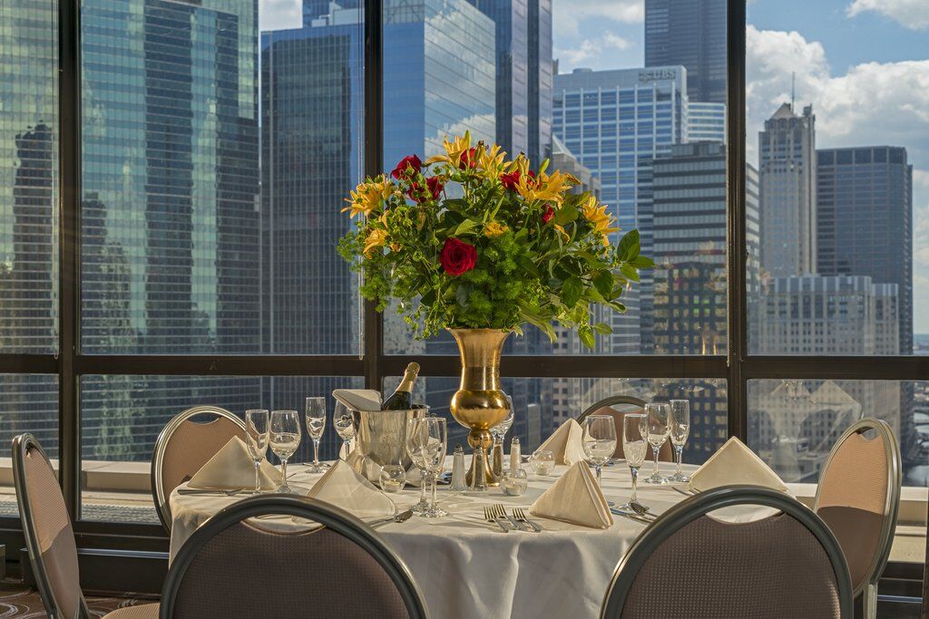 Mart Plaza River North, An Ihg Hotel 4*