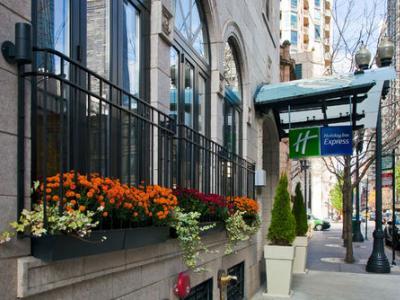 Holiday Express - Magnificent Mile By Ihg
