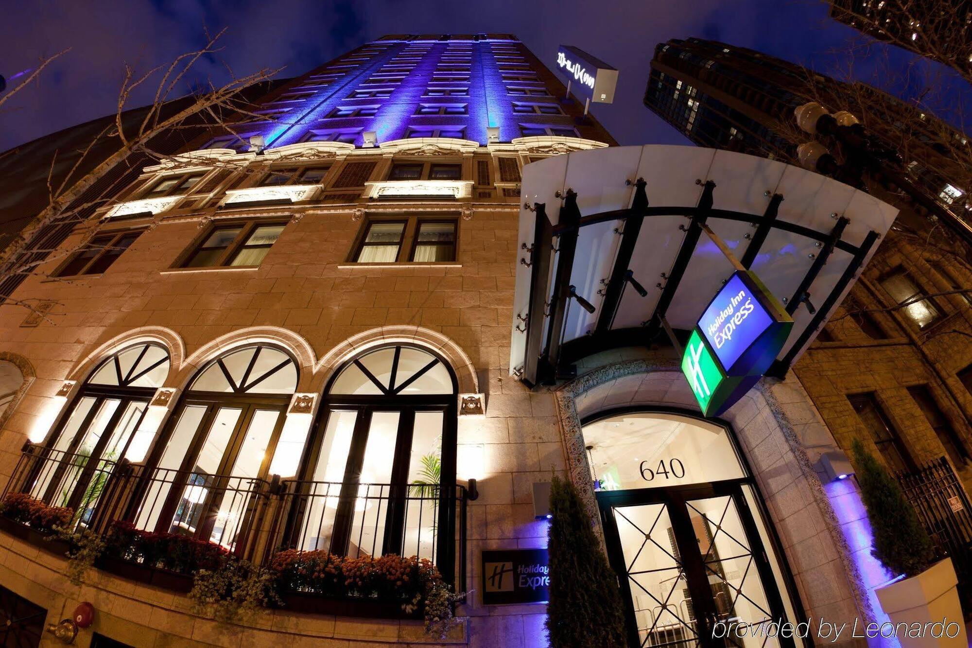 Holiday Express - Magnificent Mile By Ihg Hotel 3*
