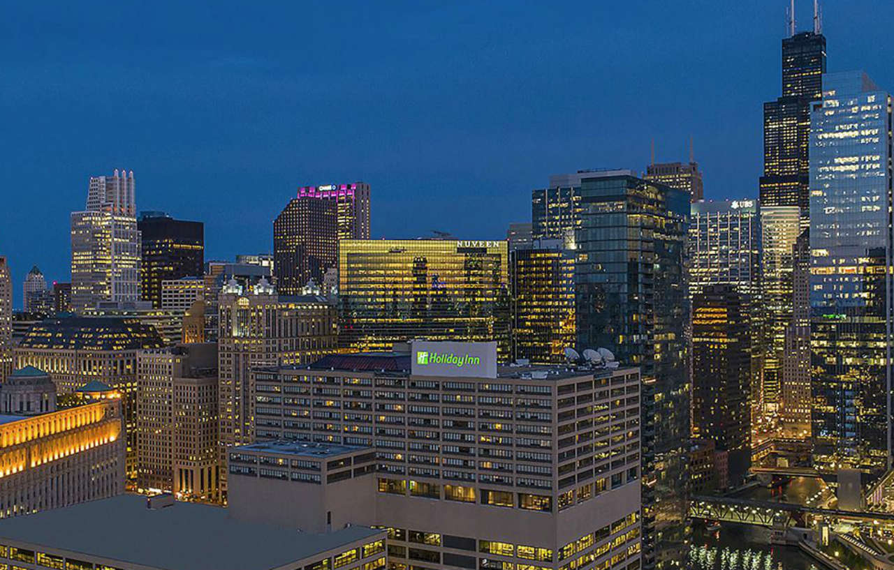 Hotel Holiday Mart Plaza River North, An Ihg 4*