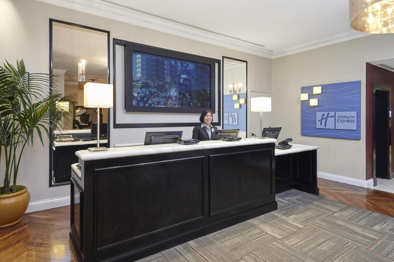 Holiday Express - Magnificent Mile By Ihg