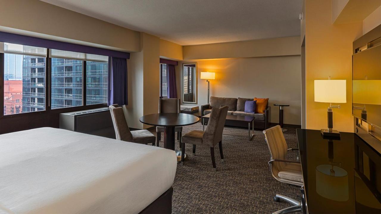Hotel Holiday Mart Plaza River North, An Ihg 4*