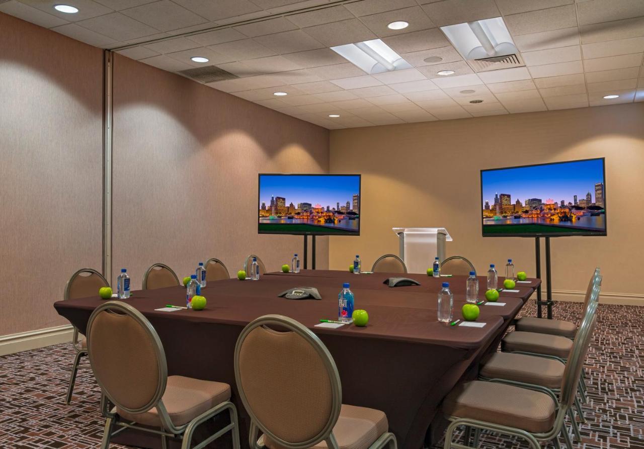 Holiday Mart Plaza River North, An Ihg 4* Chicago