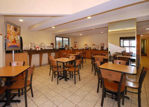 Inn Sleep Midway Airport 2*