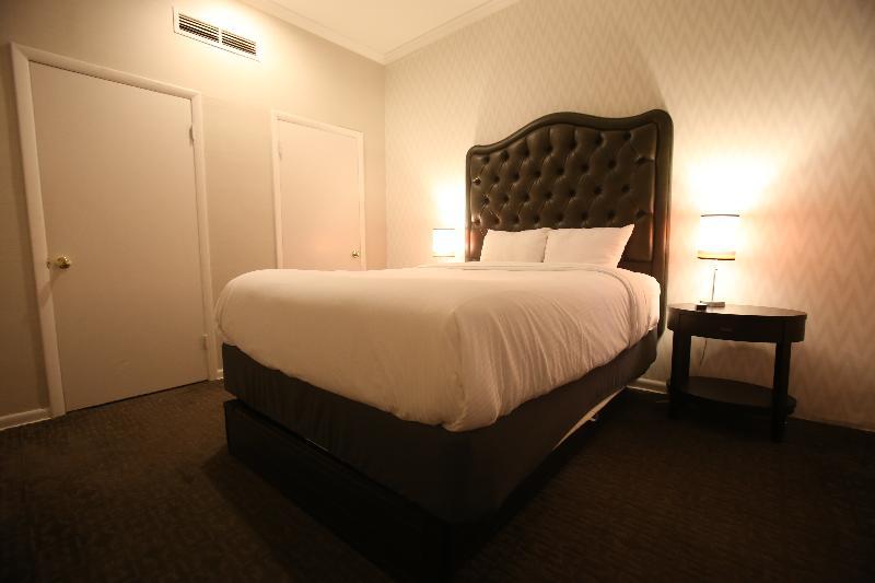 Selina Hotel 4*