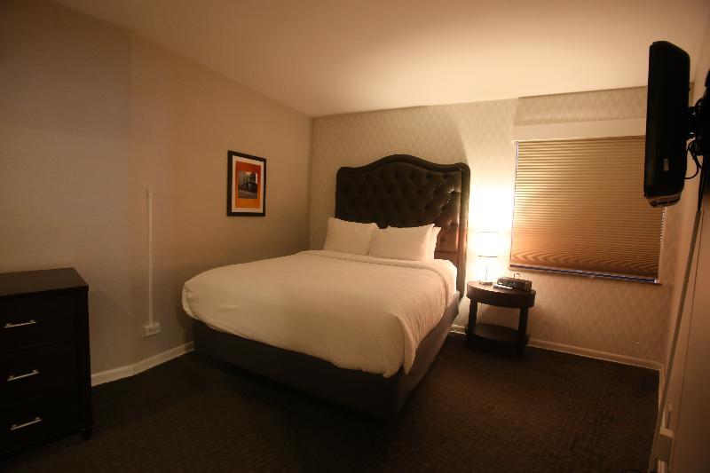 Selina Hotel 4*
