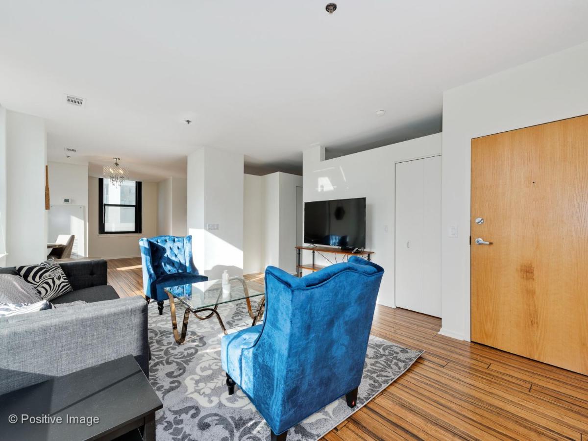 New Walkable 3br In Loop 3*