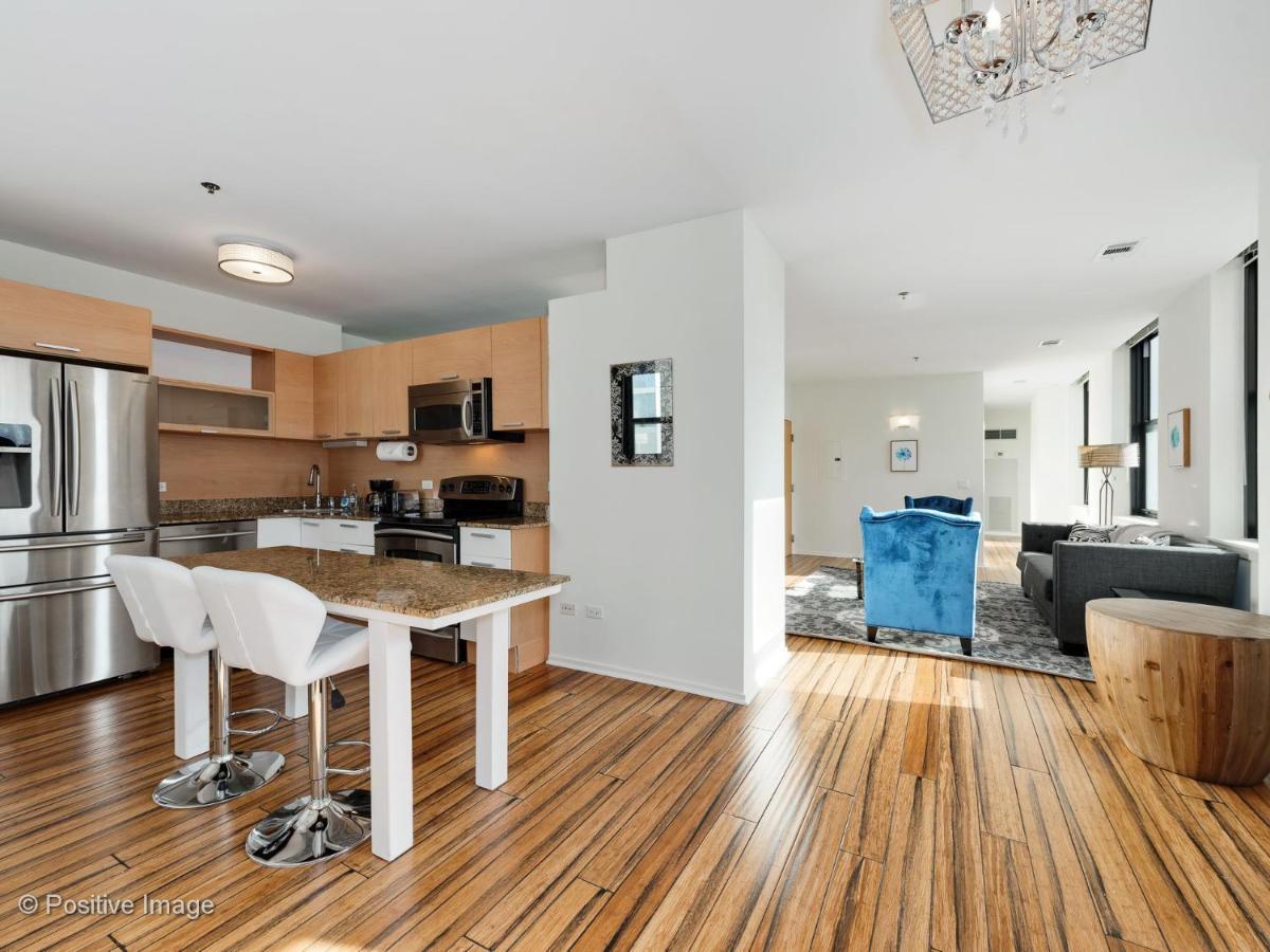 New Walkable 3br In Loop Chicago