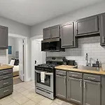 2Br Beaming & Roomy Apt Close To Shops - Springfield 2
