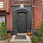 Edgewater Minimalist Studio Apartment - Kenmore 205