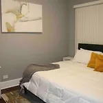 Upscale Apartment Westside Of Chicago