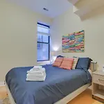 Pet-Friendly Chicago Getaway 4 Mi To Downtown!