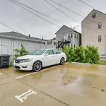 Pet-Friendly Chicago Getaway 4 Mi To Downtown!