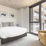 2Br Chic New Apartment With Rooftop Pool & Gym