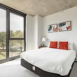 2Br Chic New Apartment With Rooftop Pool & Gym
