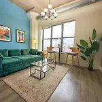 Mccormick 2Br-2Ba Family Unit For Up To 8 Guests With Skyline View, Optional Parking & Gym Access