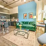Mccormick 2Br-2Ba Family Unit For Up To 8 Guests With Skyline View, Optional Parking & Gym Access