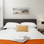 Charming Renovated Apartment In Ukrainian Village
