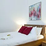 Architectural 2Br In Wicker Park By Sonder