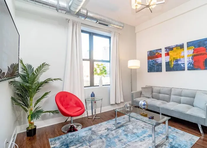 Mccormick Place Homie 3Br And 2Ba With Optional Parking For Up To 8 Guests