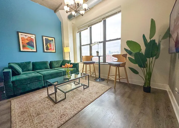 Mccormick 2Br-2Ba Family Unit For Up To 8 Guests With Skyline View, Optional Parking & Gym Access