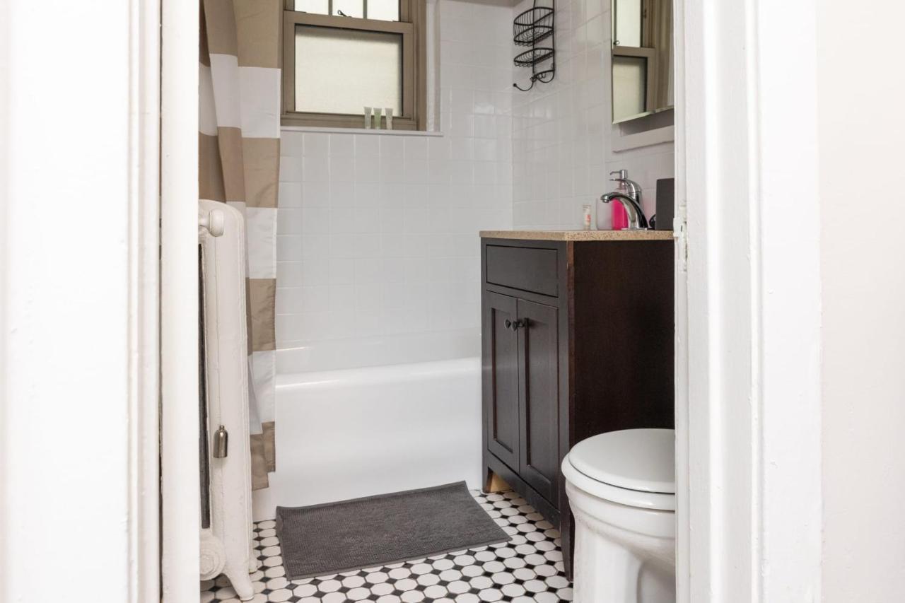 Frontdesk Studio Apt Near The Museum Of Science Apartment Chicago