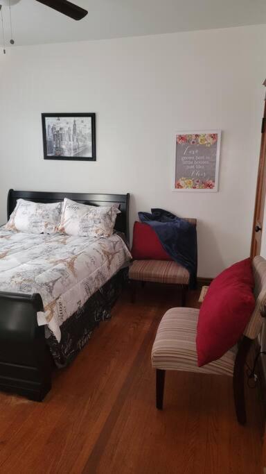 Stylish Apt In West Humbolt Park 5mi From Downtown Apartment *