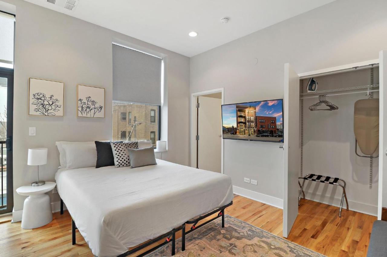 Stunning Studio In Lakeview - Broadway 301 Apartment *